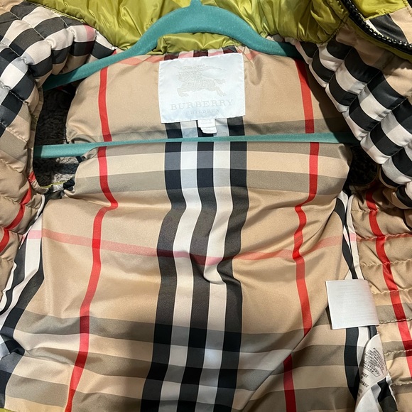 Burberry Lime Unisex Double Puffer Vest. Size 4. Excellent condition - Picture 4 of 5